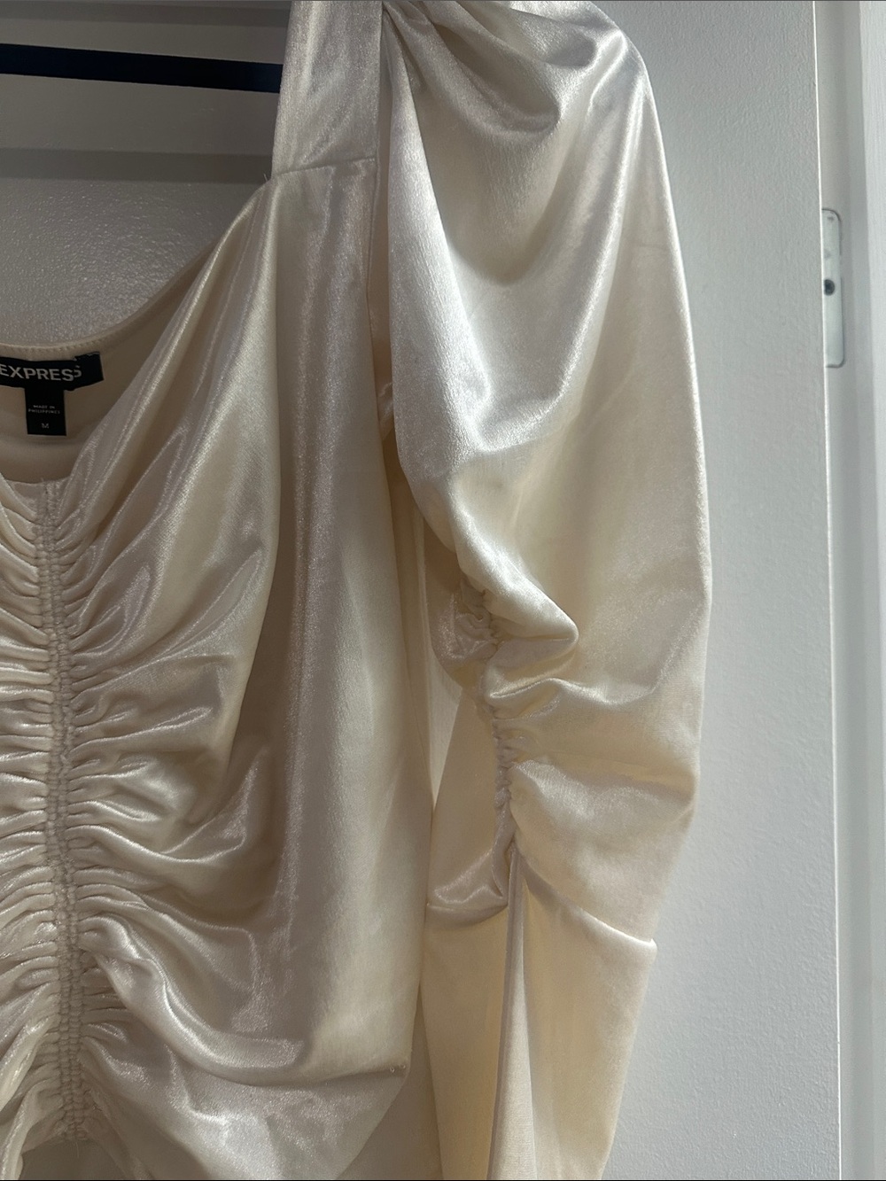 Express Velour Ruched Top - Picture 2 of 4